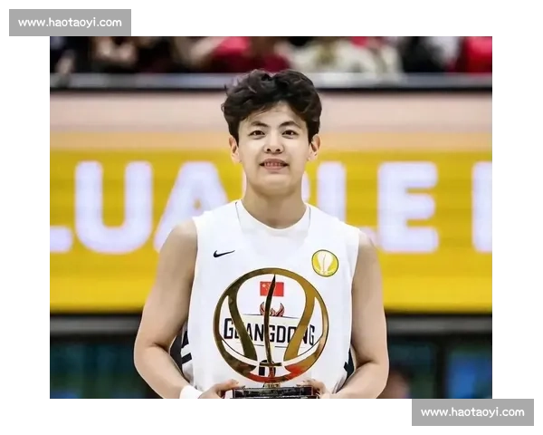 李梦接班人之争白热化!宫鲁鸣钦点杨舒予成新核,9 中 8 轰 17 分剑指亚洲杯