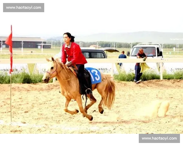 锡林郭勒蒙古马超级联赛总决赛燃情开赛 万马奔腾演绎草原速度与激情